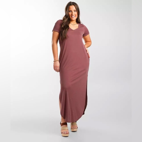 Daytrip Solid Maxi Dress - Picture 1 of 8